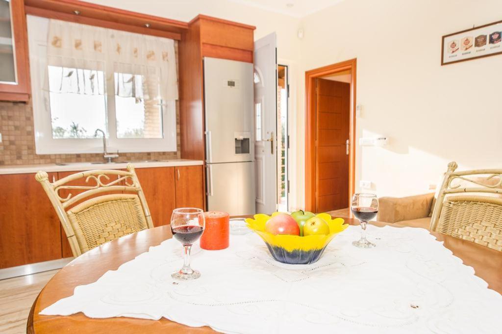 Cozy Flats In An Olive Grove By The Sandy Beach Kanalos Bagian luar foto