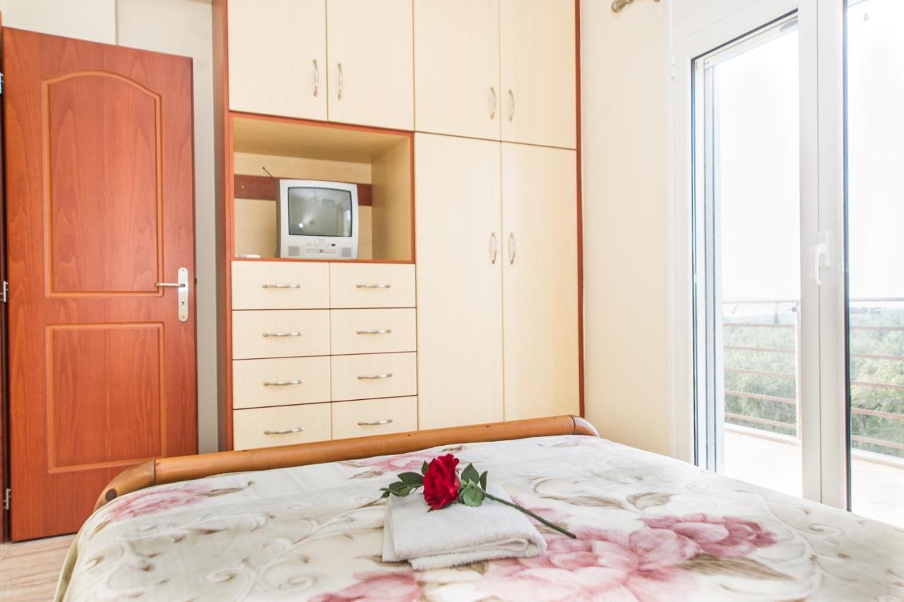 Cozy Flats In An Olive Grove By The Sandy Beach Kanalos Bagian luar foto