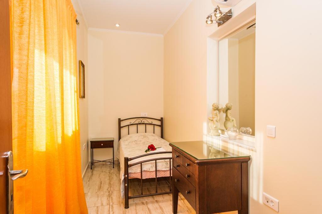 Cozy Flats In An Olive Grove By The Sandy Beach Kanalos Bagian luar foto
